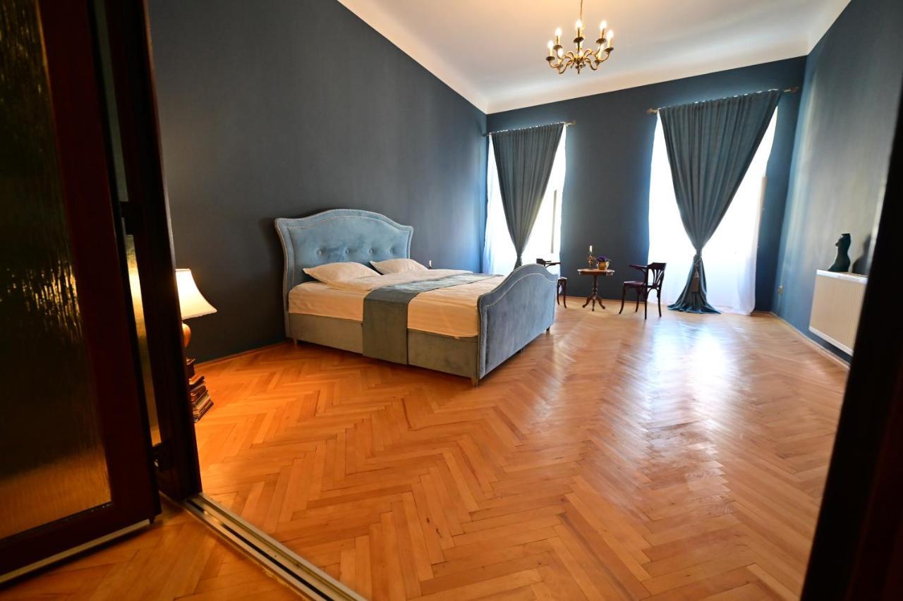 Lovely 2 Bedroom Apartment In Historic City Center سيبيو المظهر الخارجي الصورة